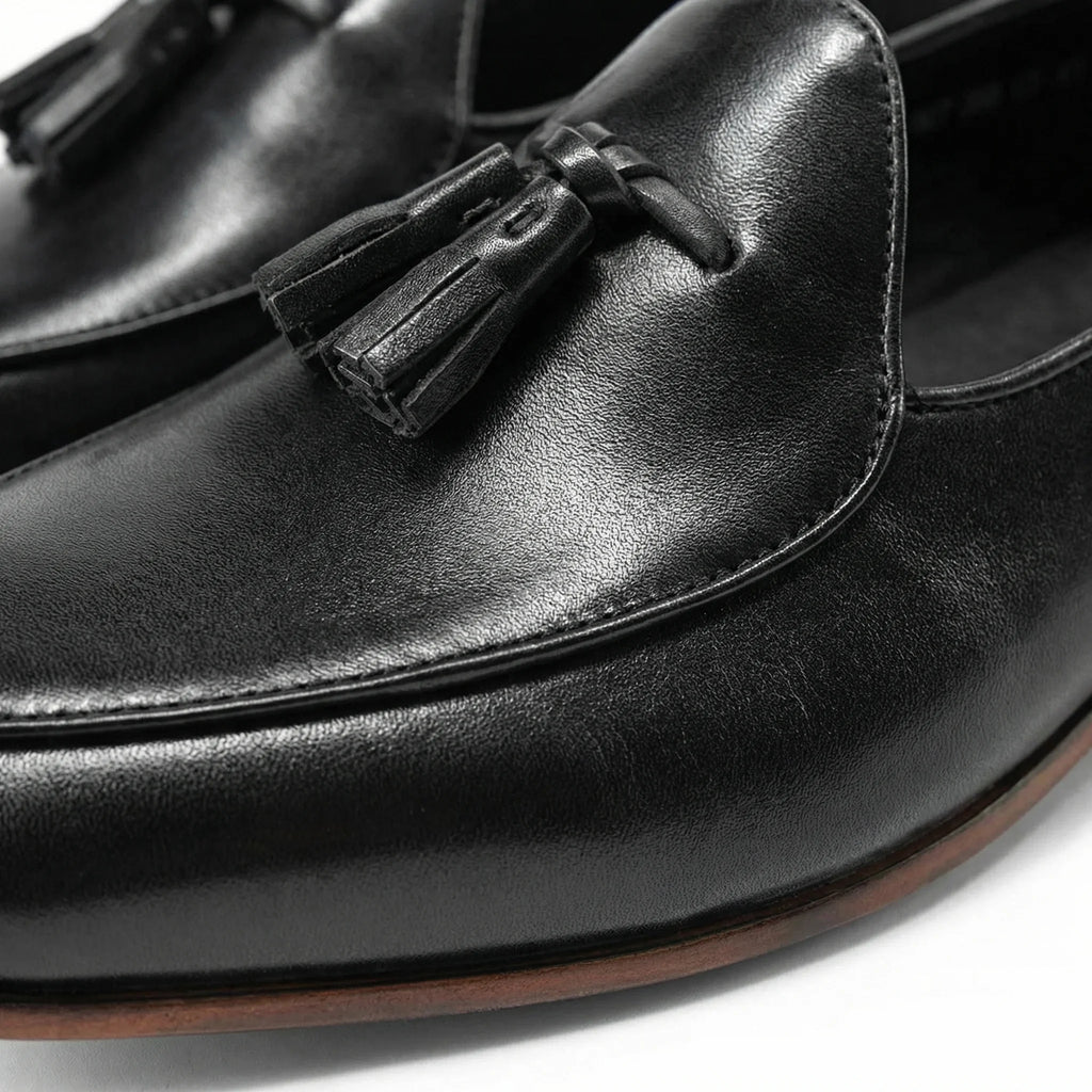 Lusaro Tassel Loafer - Black