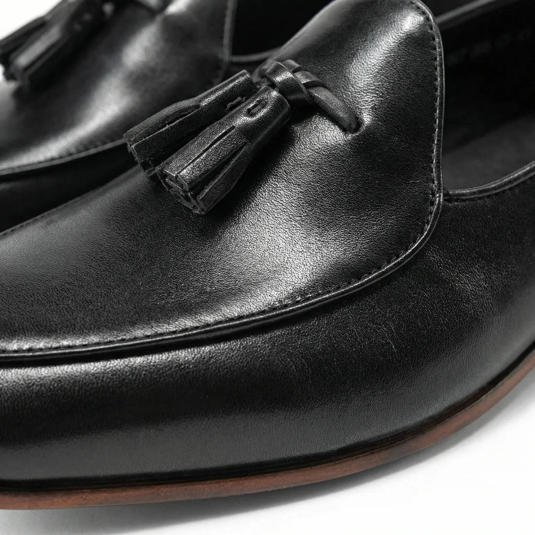 Lusaro Tassel Loafer - Black