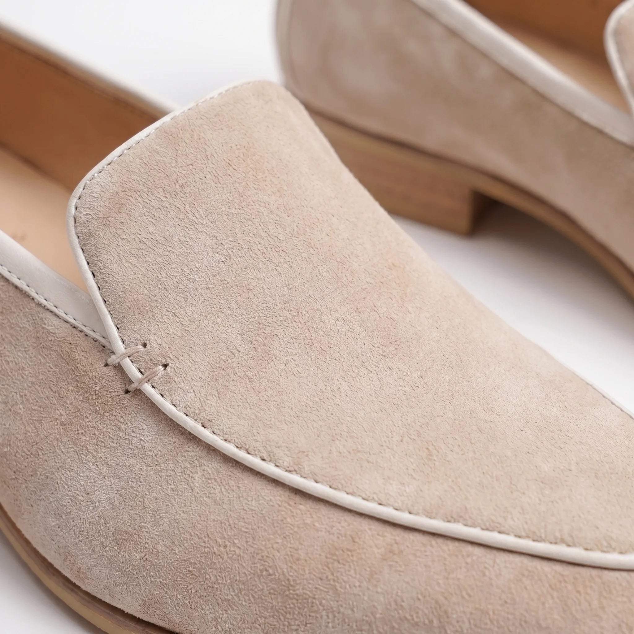 Levrin Belgian Loafer - Off White