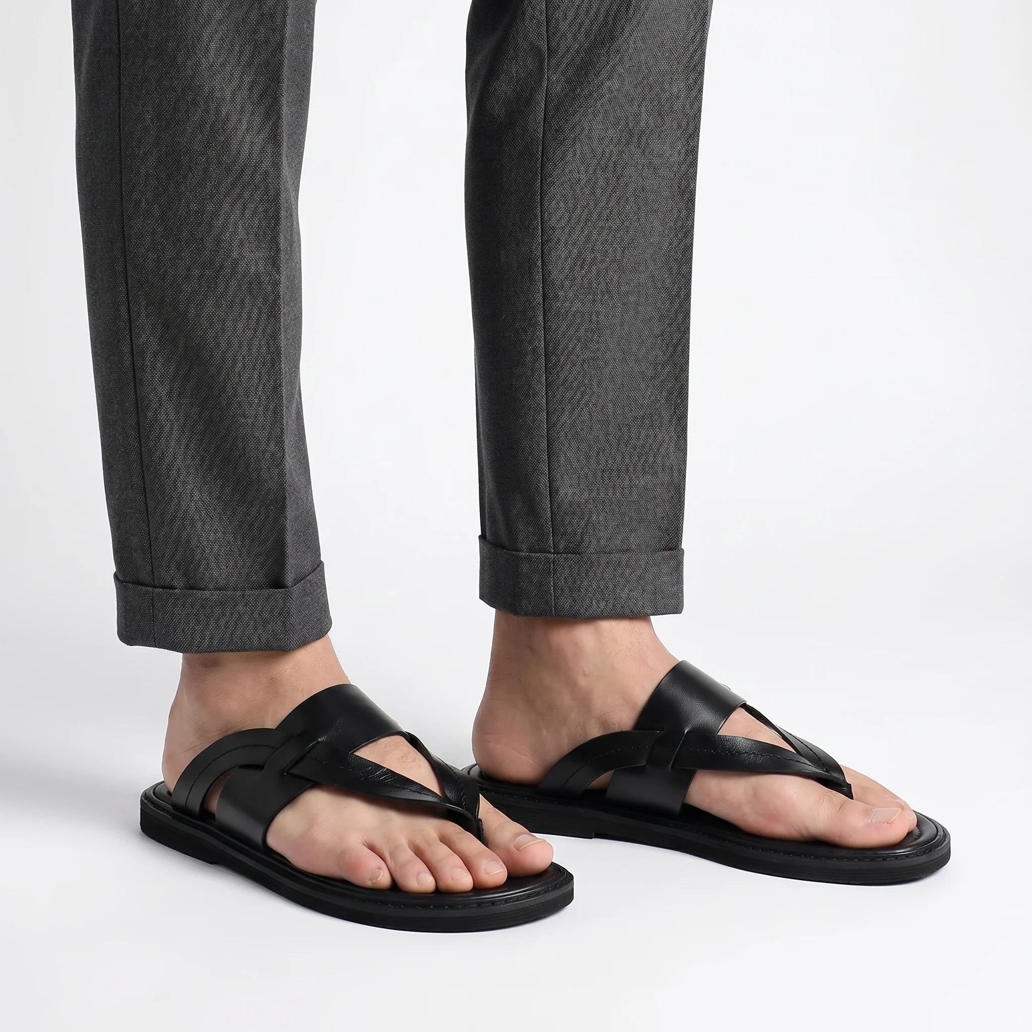Valence Toe-Loop Sandal - Black