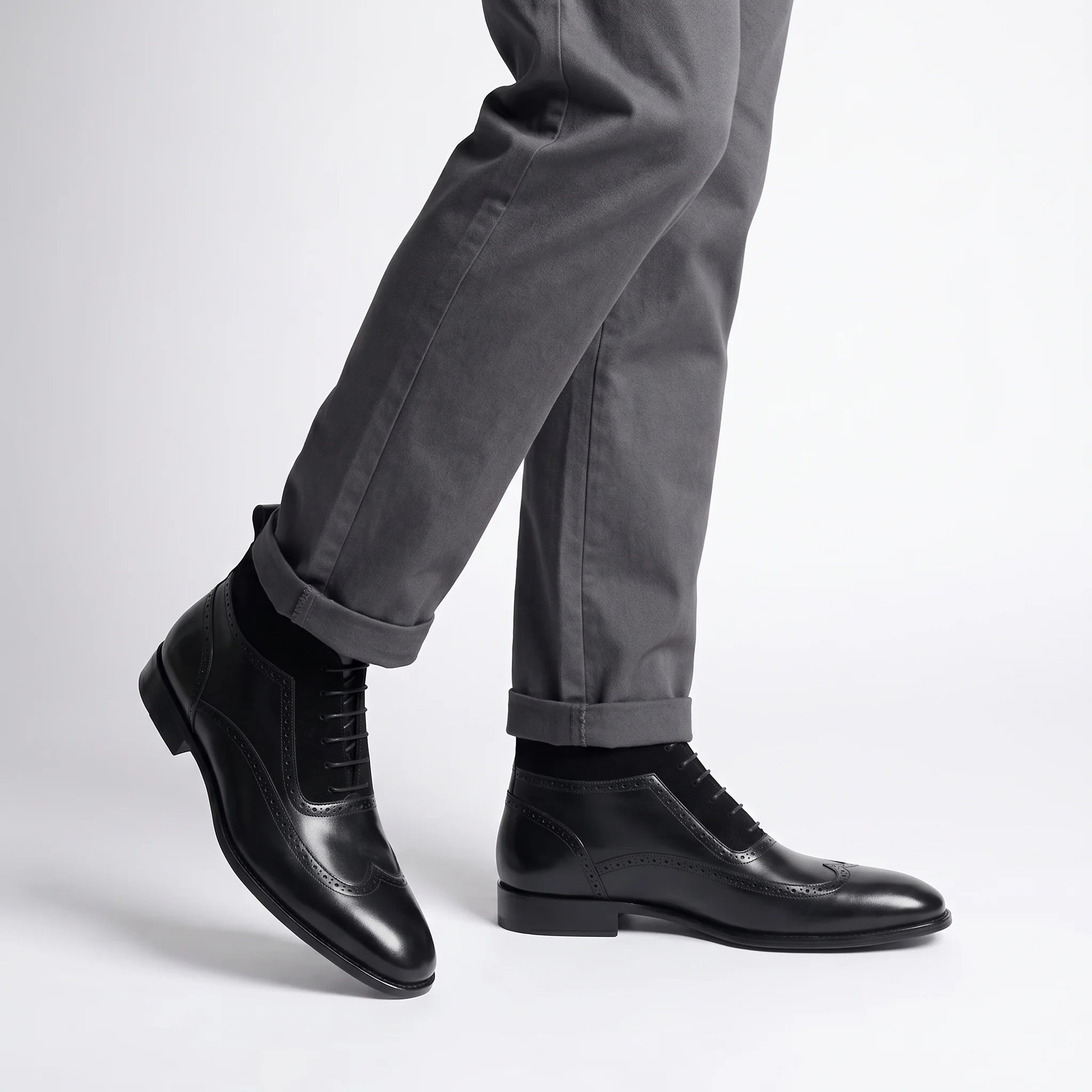 Regent Semi-Brogue Chukka Boot  - Black